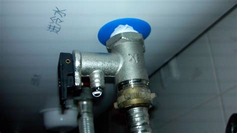 电热水器泄压阀一直漏水,电热水器泄压阀一直漏水如何处理缩略图